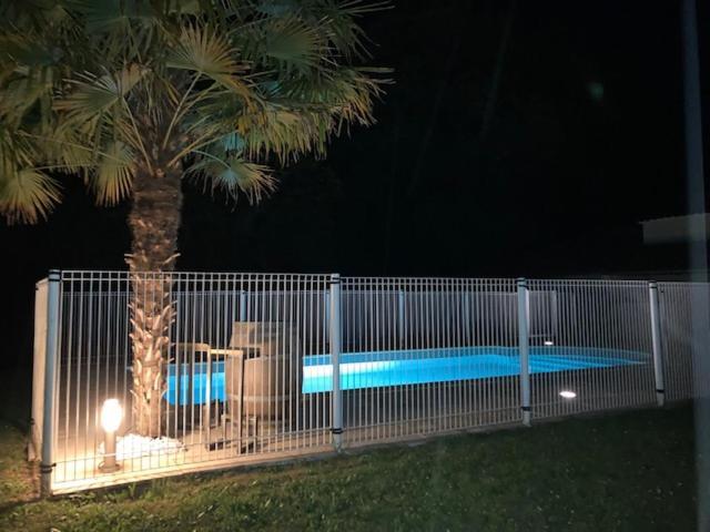 Gite Des Combes Blanches Avec Piscine Et Jacuzzi Frayssinet-le-Gelat Bagian luar foto